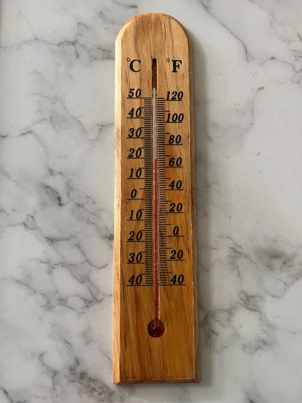 Wooden Wall Thermometer: in Celsius and Fahrenheit, Vintage Looking Gardening Tool for indoors and outdoors, Light Wood or Dark Wood
